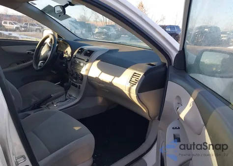 2011 Toyota Corolla Le z USA, uszkodzony, nr VIN 2T1BU4EE8BC752854